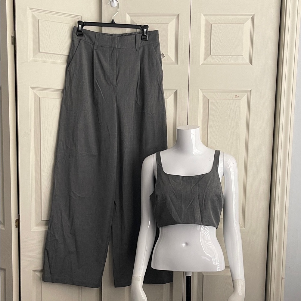 NEW House of Harlow 1960 Cropped Top Wide Leg Pants Set in gray. #0300 - Picture 1 of 15